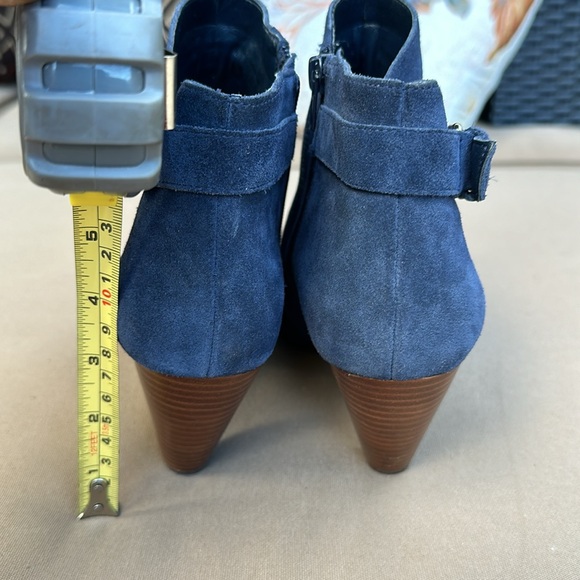 Women’s Vince Camuto Booties - Picture 3 of 8